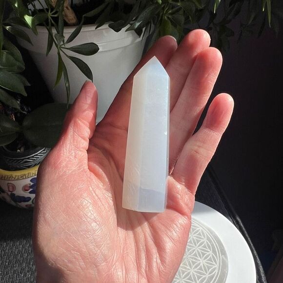 Milk Quartz Crystal Tower Meditation Stone (#2) - Picture 2 of 11